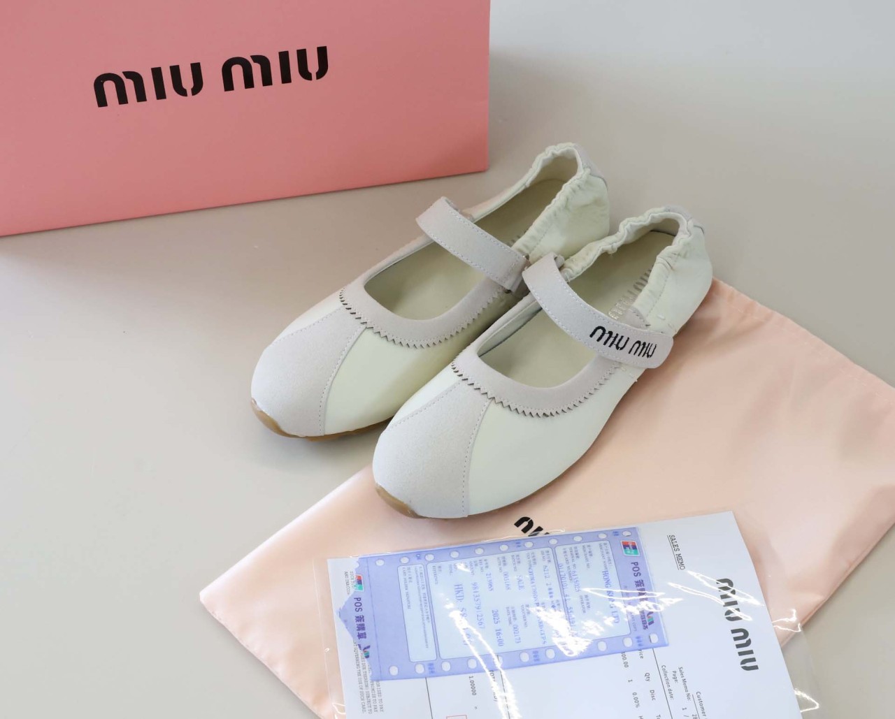 miu ] 수입 여성 테크니컬 소재 및 스웨이드 플룸 발레리나